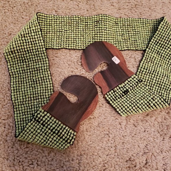 Handmade wood and beads belt - Picture 5 of 5